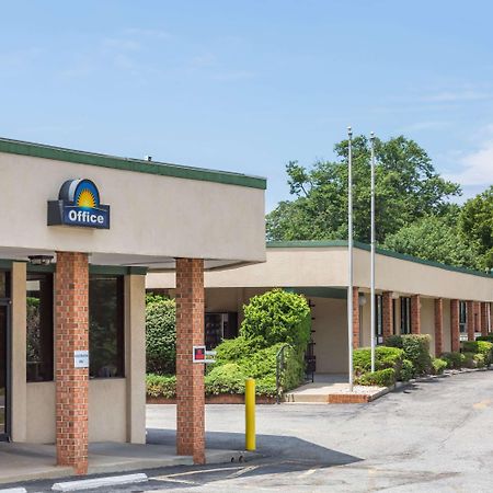 Days Inn By Wyndham Bedford Exteriör bild