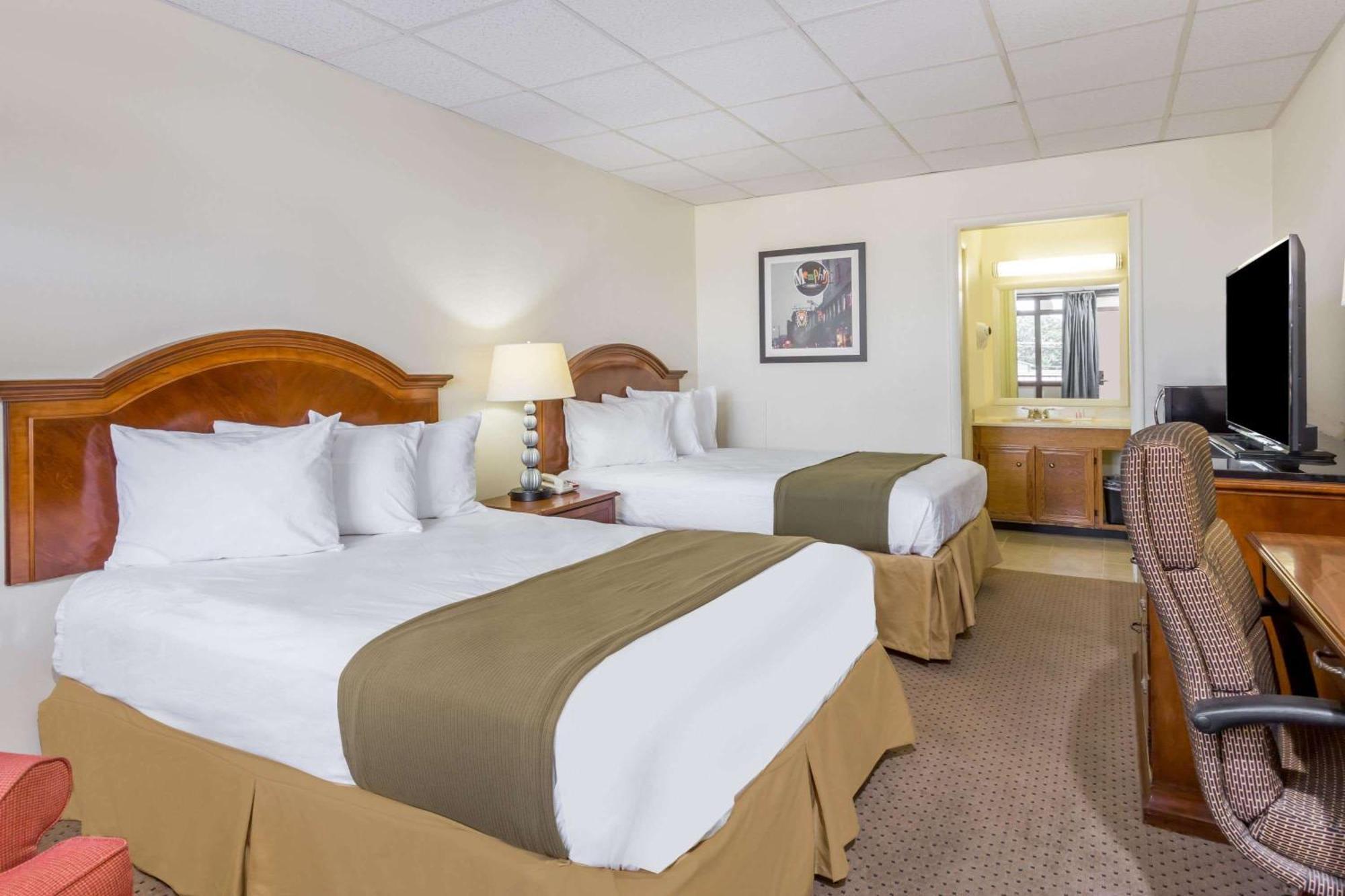 Days Inn By Wyndham Bedford Exteriör bild